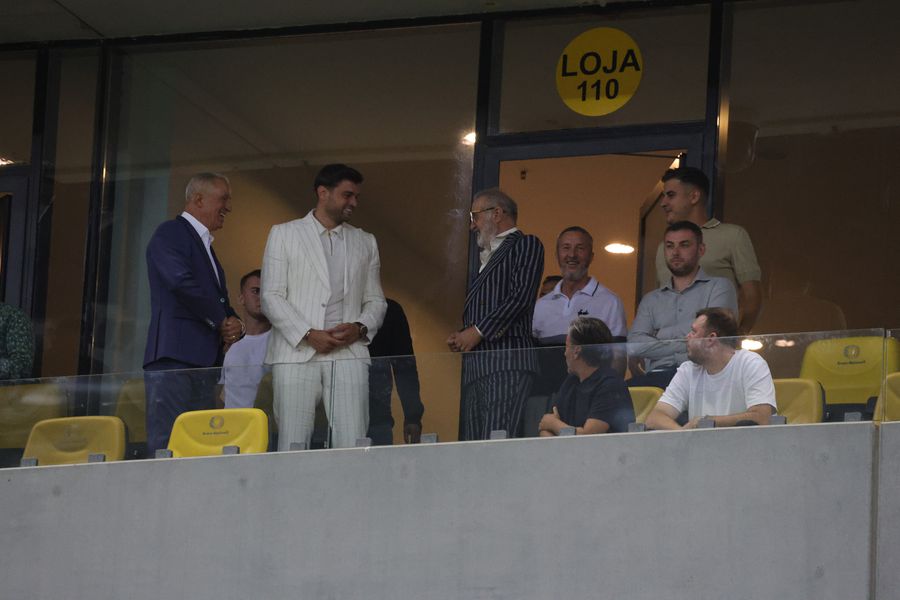 FCSB - Aberdeen 3-0. Calificare marcă înregistrată! Cu Olaru în zi de grație, campioana a făcut un meci mare și a intrat în grupa Europa League