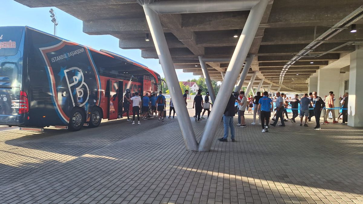 Universitatea Craiova - Bașakșehir, imagini înainte de partidă