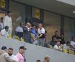 Ce a făcut Gigi Becali, la pauza partidei dintre FCSB și Aberdeen // foto: Ionuț Iordache