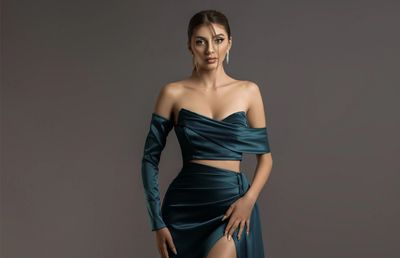 Ce fel de rochii elegante să porți la o nuntă fără a fi prea exagerată