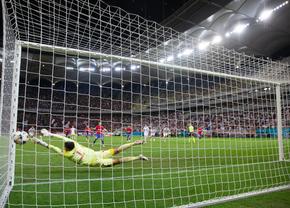 FCSB - Aberdeen 1-0 » Olaru marchează din penalty! Scoțienii sunt în 10