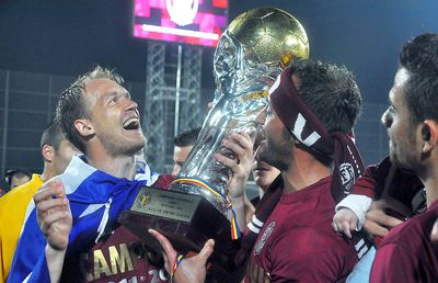 În 2012 campion în România, acum va da piept cu Gică Hagi » Refuzat pentru înălțimea lui, a intrat în depresie după retragere: „Finlanda? Dacă au fotbal acolo, merg!”