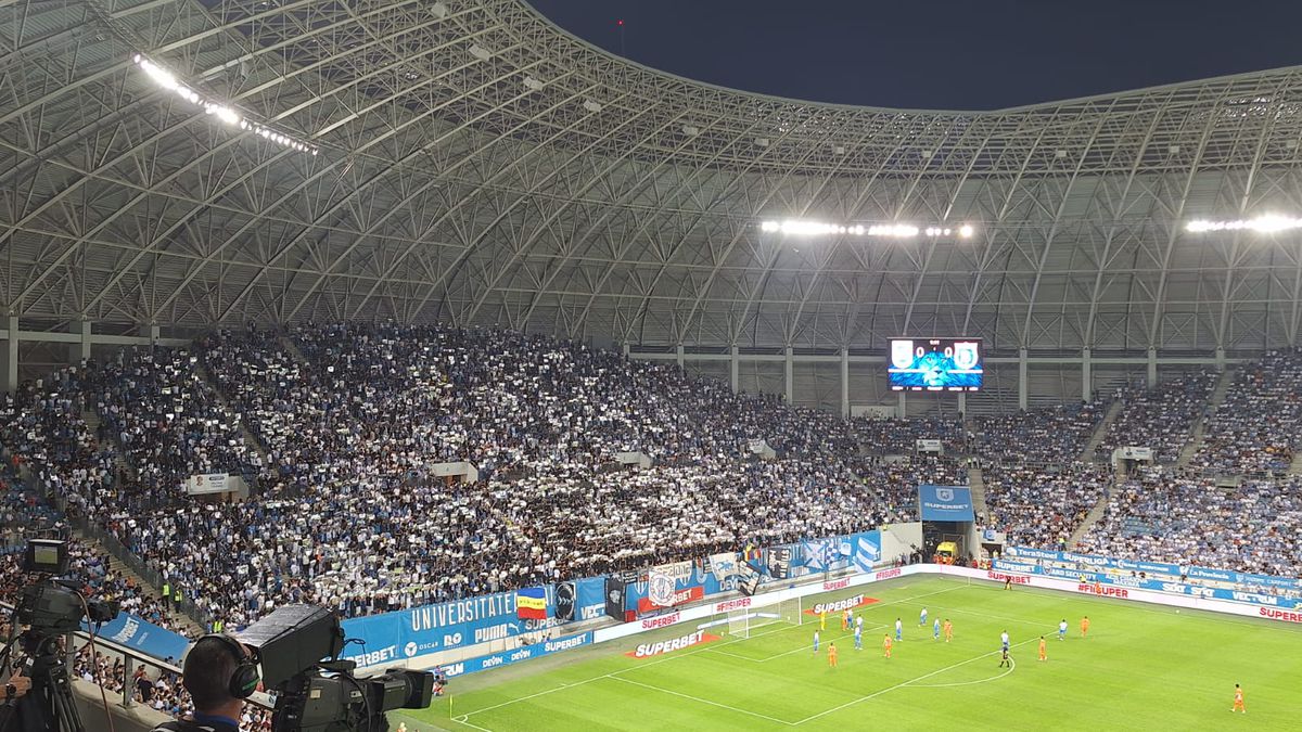 Suporterii oltenilor, coregrafie ȘOCANTĂ, înainte de Universitatea Craiova - Istanbul Bașakșehir: „F**k UEFA!”