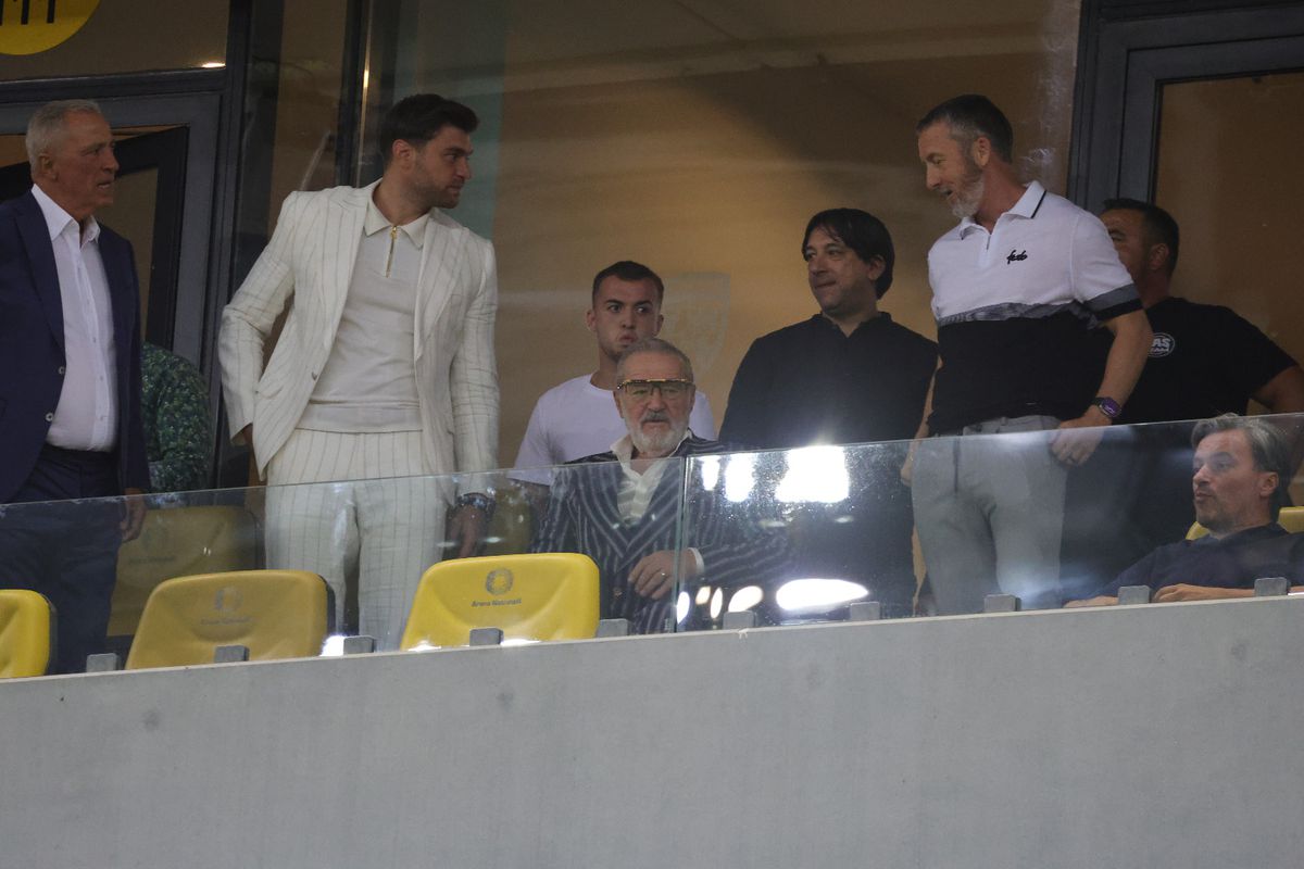 Cum a apărut Gigi Becali la FCSB - Aberdeen