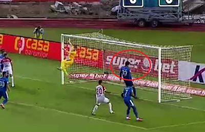 Autogol halucinant în Hermannstadt - FC Botoșani! Fundașul n-a știut ce l-a lovit 