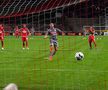 DINAMO - UTA 0-1. VIDEO „Alb-roșiii”, urmăriți de fostul antrenor » Concluziile lui Gigi Mulțescu: „Mai sunt și sincope”