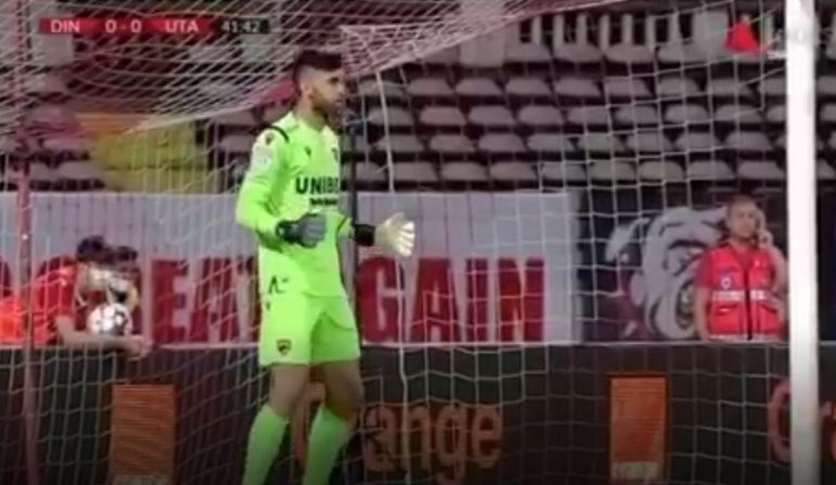 Gafă uluitoare la Dinamo - UTA » Ce mesaje despre FCSB și Craiova au apărut pe grafica TV