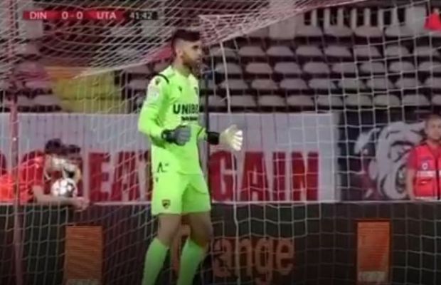 Gafă uluitoare la Dinamo - UTA » Ce mesaje despre FCSB și Craiova au apărut pe grafica TV