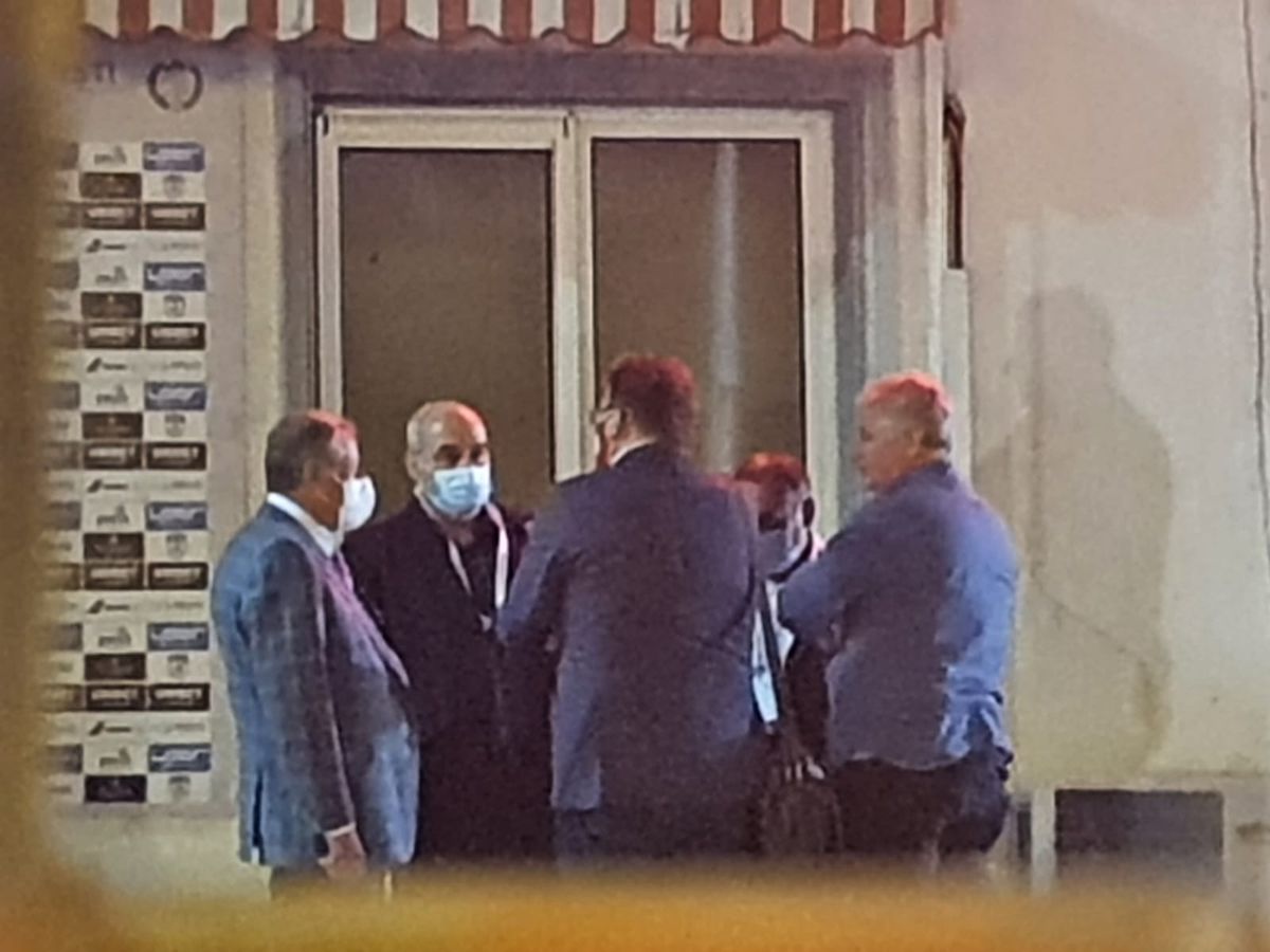 DINAMO - UTA 0-1. FOTO Pablo Cortacero, ședință în parcare după înfrângere! Cu cine a discutat șeful „câinilor”