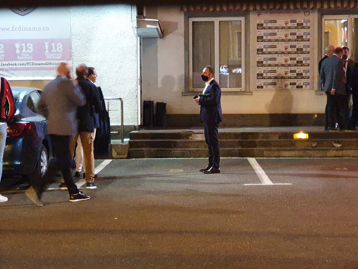 DINAMO. Florin Prunea l-a tras deoparte pe Cosmin Contra: „Ai grijă, altfel vei păți ce au pățit alții mai mari decât tine!”