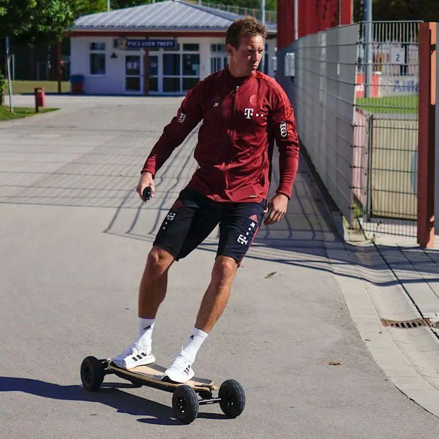 Killer pe skateboard » Bild îl avertizează pe Mircea Lucescu: „Nagelsmann e peste Flick”