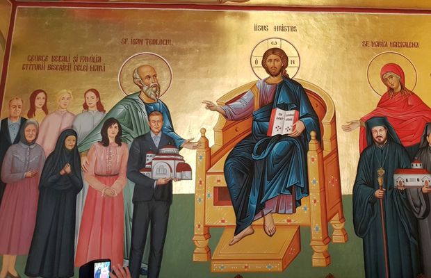 Gigi Becali și familia sa, pictați pe pereții unei biserici » Patronul FCSB, lângă Iisus Hristos