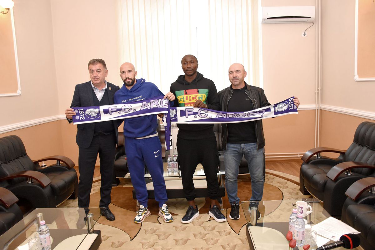 FC Argeș i-a prezentat pe Iasmin Latovlevici și Kehinde Fatai