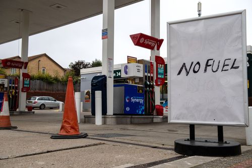Mai multe benzinării din Anglia sunt închise // foto: Guliver/gettyimages