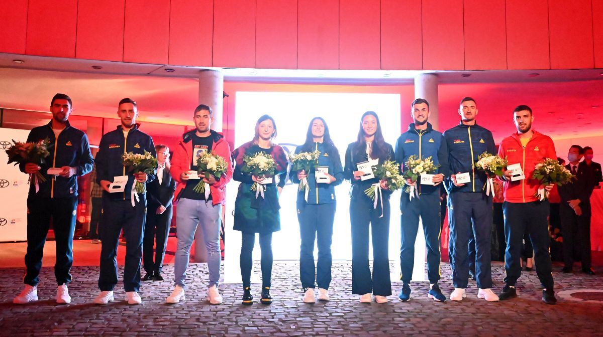 Medaliații României au intrat în posesia mașinilor promise » Imagini de la festivitate