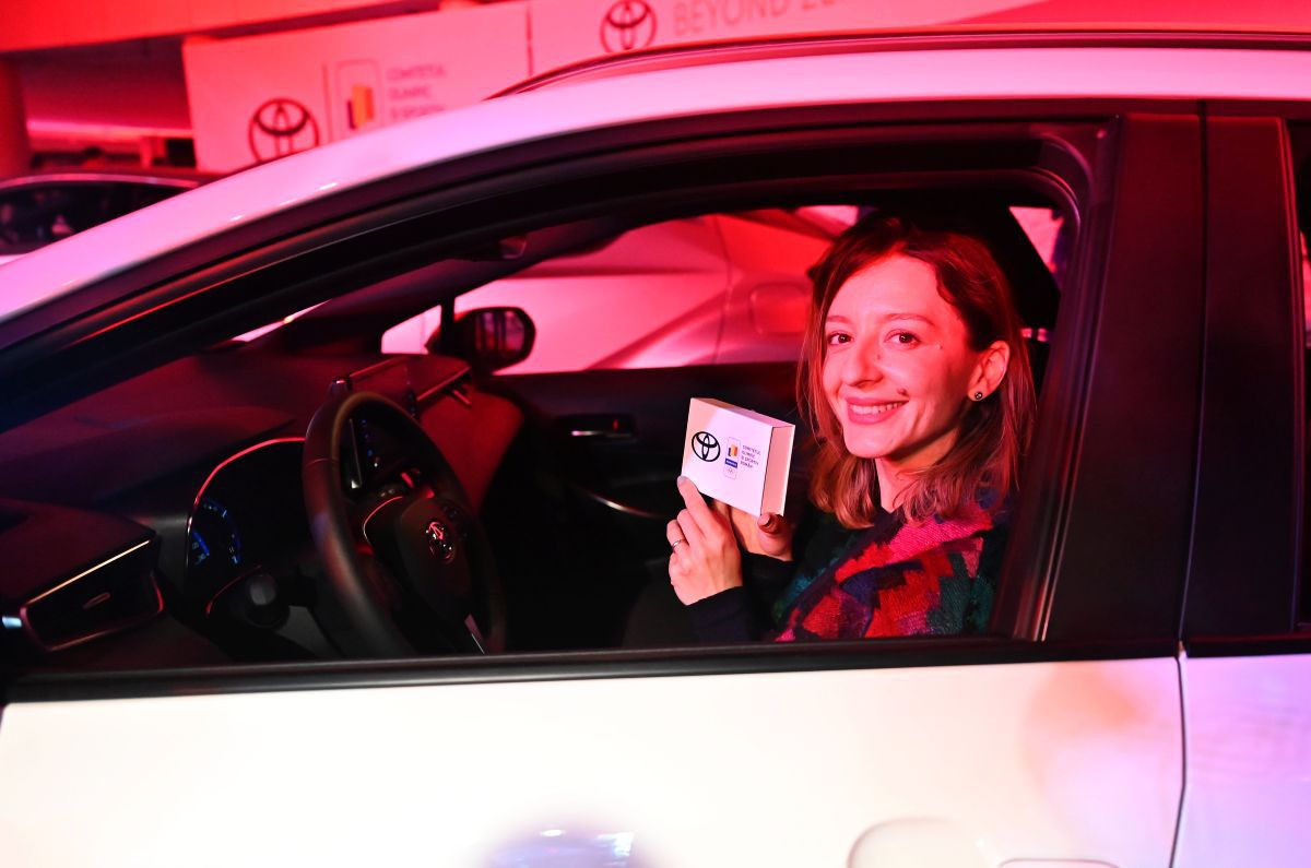 Medaliații României au intrat în posesia mașinilor promise » Imagini de la festivitatea de azi