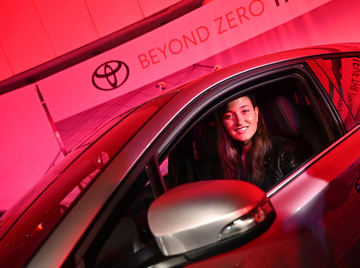 Medaliații României au intrat în posesia mașinilor promise » Imagini de la festivitatea de azi