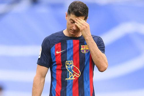 Lewandowski și colegii de la Barcelona ar putea să se spele acasă după antrenamente și meciuri