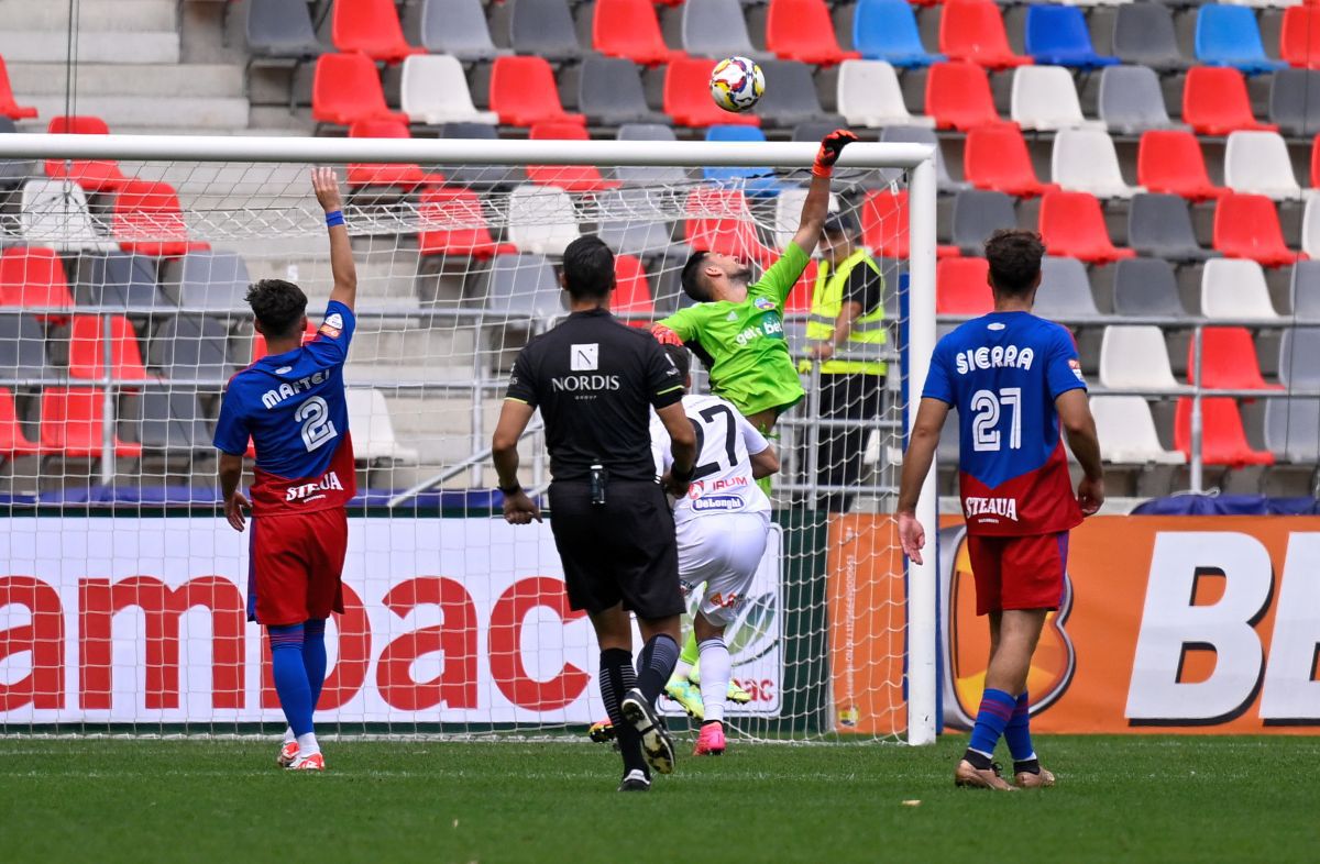CSA Steaua - U Cluj 1-3 » Debut de coșmar pentru „militari” în Cupa României: înfrângere categorică în Ghencea