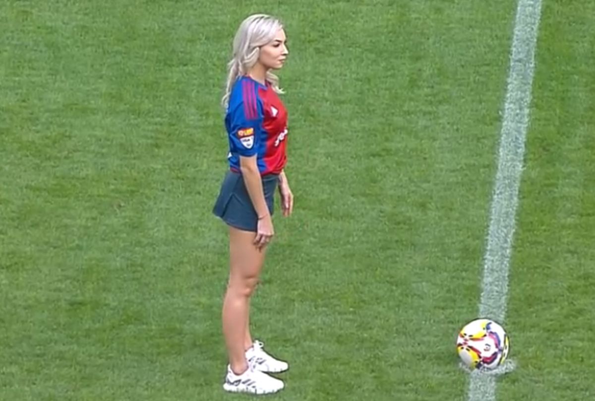 Bernadette Szocs a atras toate privirile la petrecerea Federației » Ce ținută și-a creat special pentru eveniment