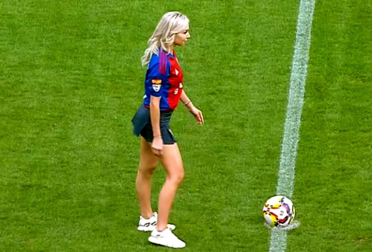 Bernadette Szocs a atras toate privirile la petrecerea Federației » Ce ținută și-a creat special pentru eveniment