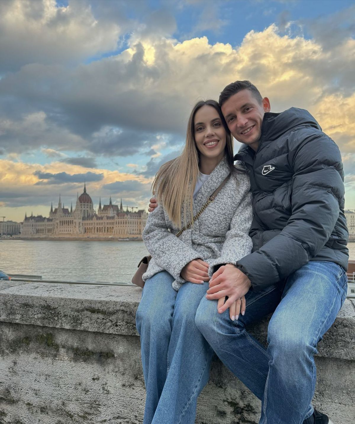 Ce-a pățit soția fotbalistului când a ajuns în Botoșani? „S-a dus la mall în Iași, o sută de kilometri, și ne-a spus: «Mamă, ce oraș mare»!”