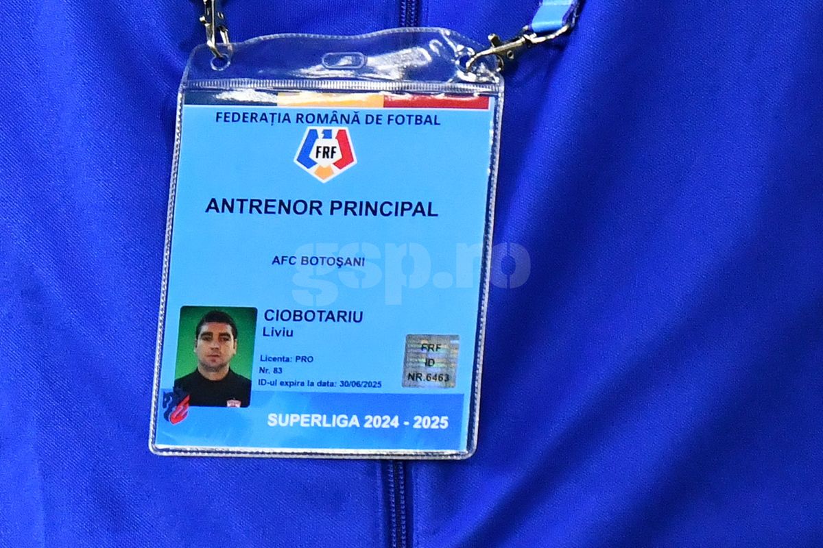 Detaliul incredibil surprins de fotoreporterul GSP la Dinamo - Botoșani » Ce apare pe legitimația lui Ciobotariu