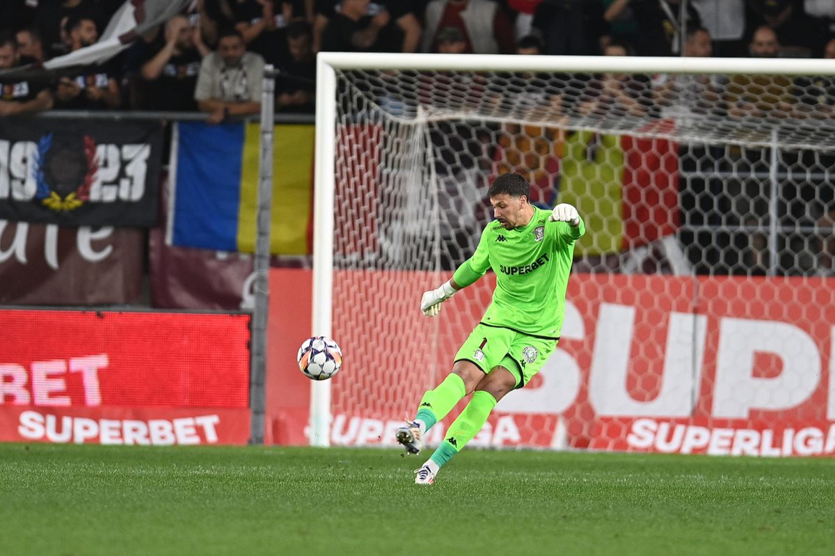 Cine a convins și cine a dezamăgit la Rapid - Oțelul » Plumb în ghete în Giulești: nu arde banderola aia pe braț?