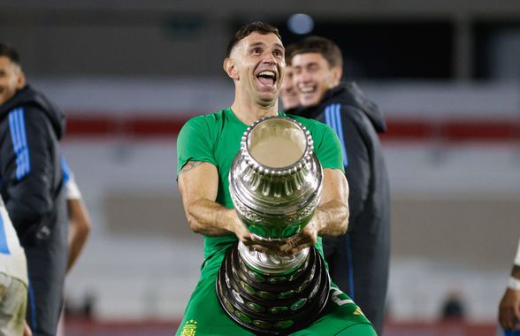 FIFA nu l-a iertat pentru gestul obscen. Ce suspendare a primit Emiliano Martinez