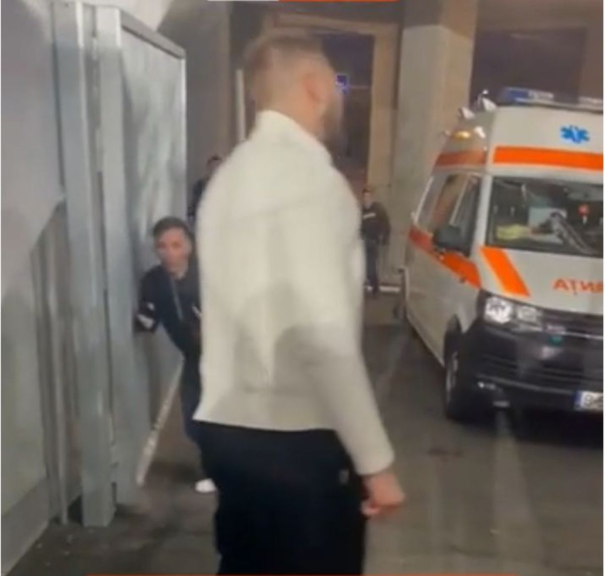 Gest HULIGANIC în Giulești » Atac îngrozitor la adresa siguranței presei! Jurnalist bruscat de un impresar care purta o legitimație a clubului din Superligă: „Dormiți!”