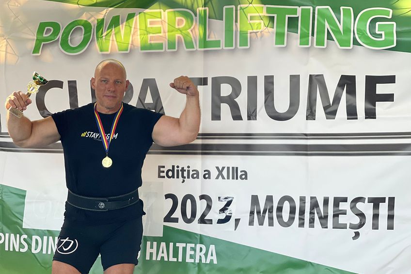 Stelian Sălăgeanu a câştigat mai multe concursuri de powerlifting în cariera sa