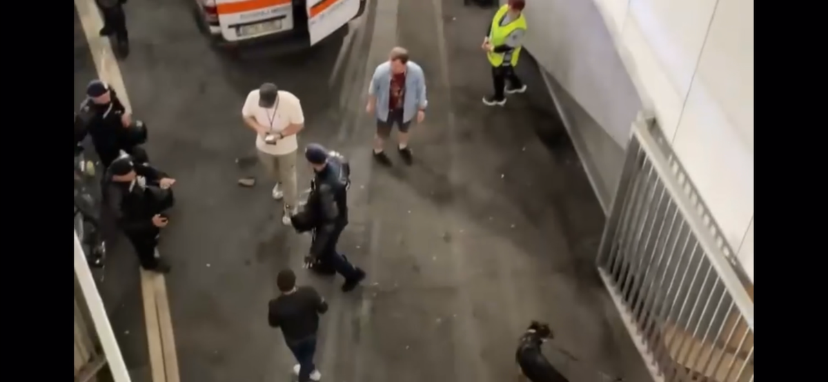 Gest HULIGANIC în Giulești » Atac îngrozitor la adresa siguranței presei! Jurnalist bruscat de un impresar care purta o legitimație a clubului din Superligă: „Dormiți!”