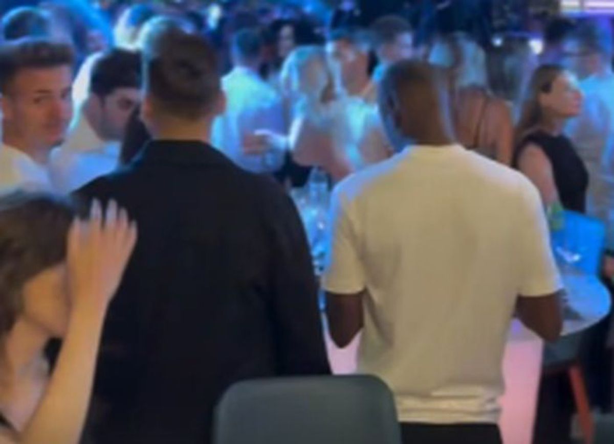 Dinamoviștii și oltenii, distracție în club