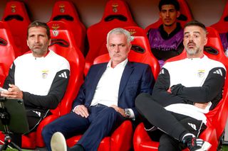 Jose Mourinho, virulent: „Arbitrul n-are personalitate”. Benfica îl susține