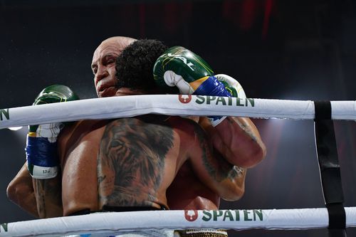 Wanderlei Silva (stânga), împotriva brazilianului Acelino Freitas (cu spatele). FOTO: Imago