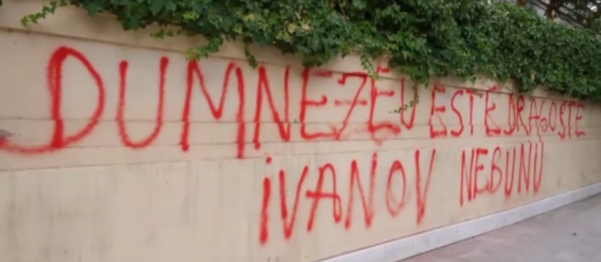Palatul lui Gigi Becali a fost vandalizat: „Să vină Poliția!” » Făptașul a fost prins și amendat!