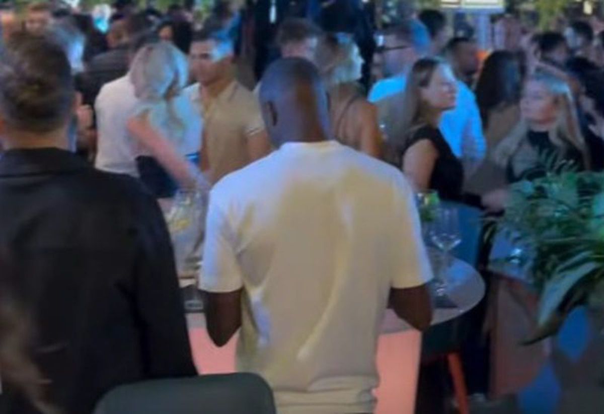 „Câinii” și oltenii au chefuit după scandalul din derby! Au „topit” shoturile într-un club din București