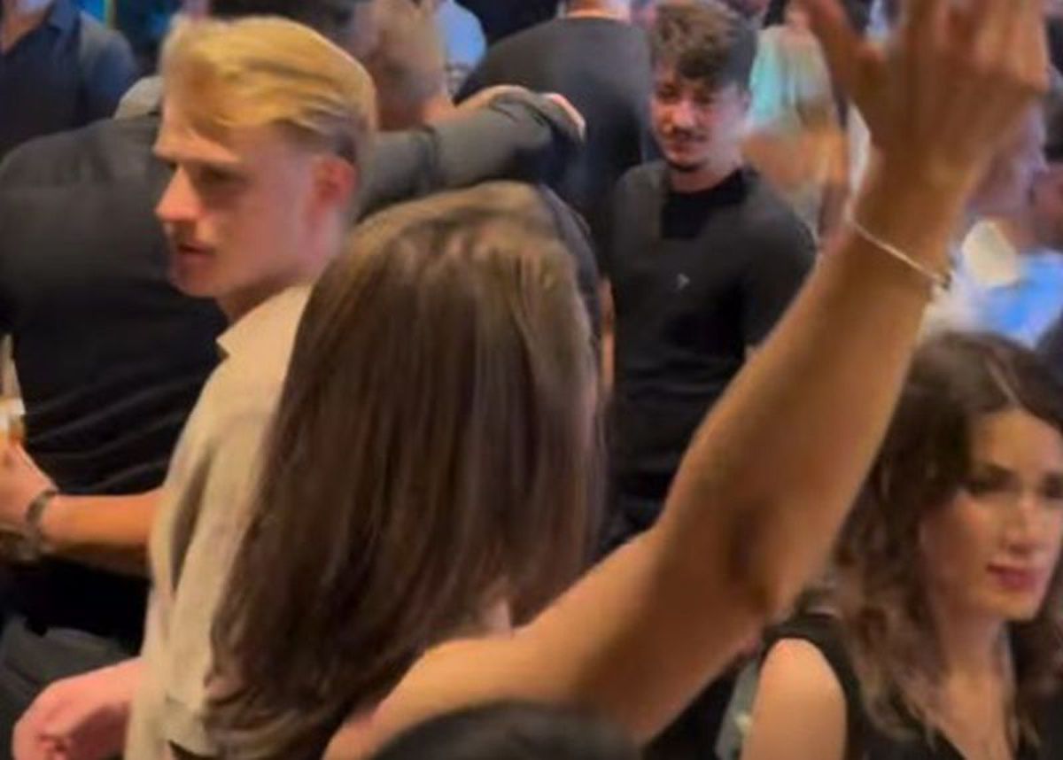 „Câinii” și oltenii au chefuit după scandalul din derby! Au „topit” shoturile într-un club din București