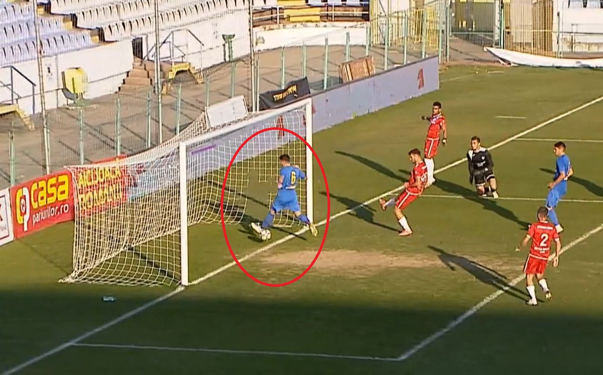 Gol extrem de dubios în Cupa României » A lăsat mingea să intre în poartă!