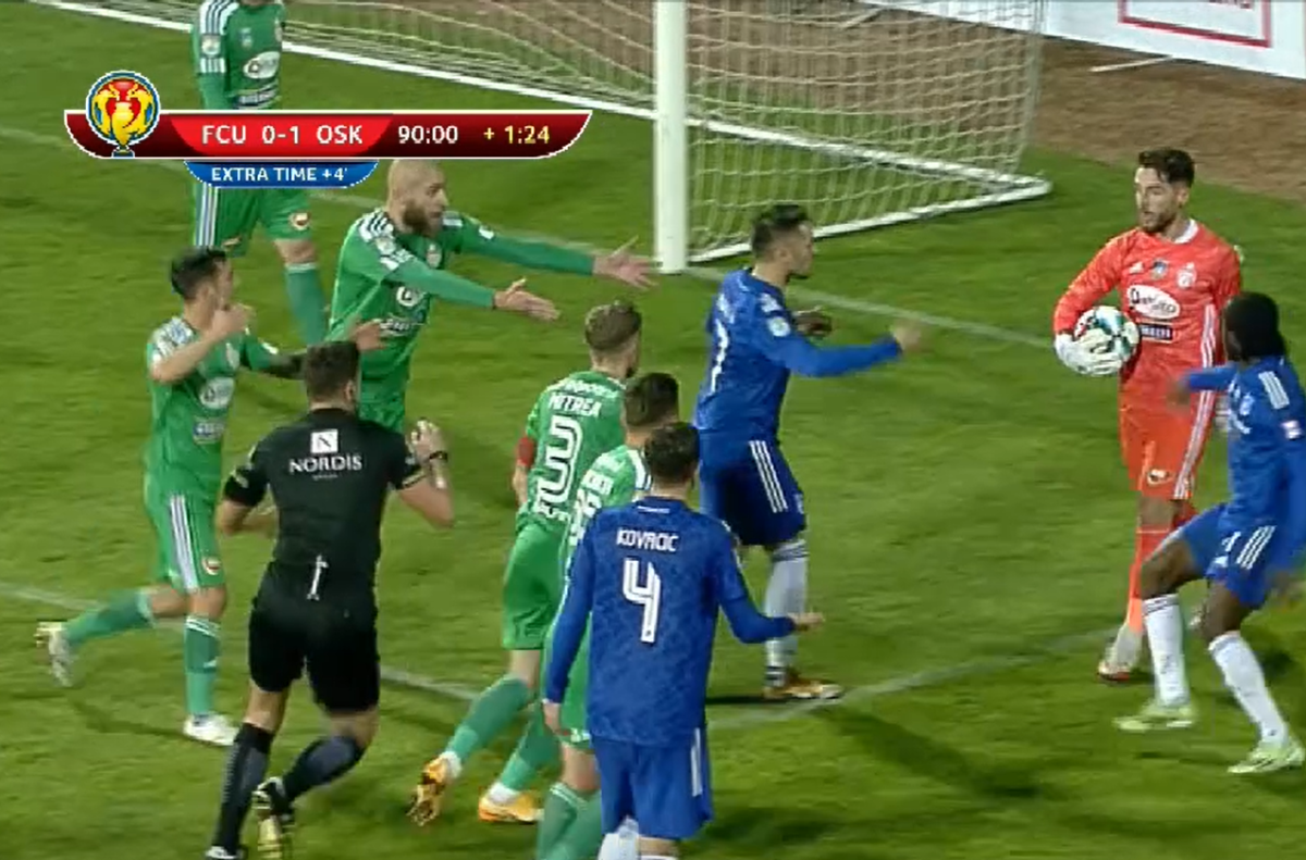 Scandal în prelungiri la FCU Craiova - Sepsi » 3 eliminări: „Rar vezi așa ceva!”