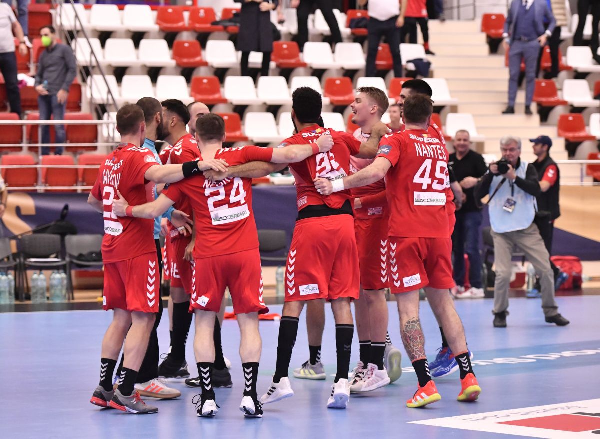 Dinamo - Veszprem 31-29 » Campioana României, victorie mare în grupele Ligii Campionilor