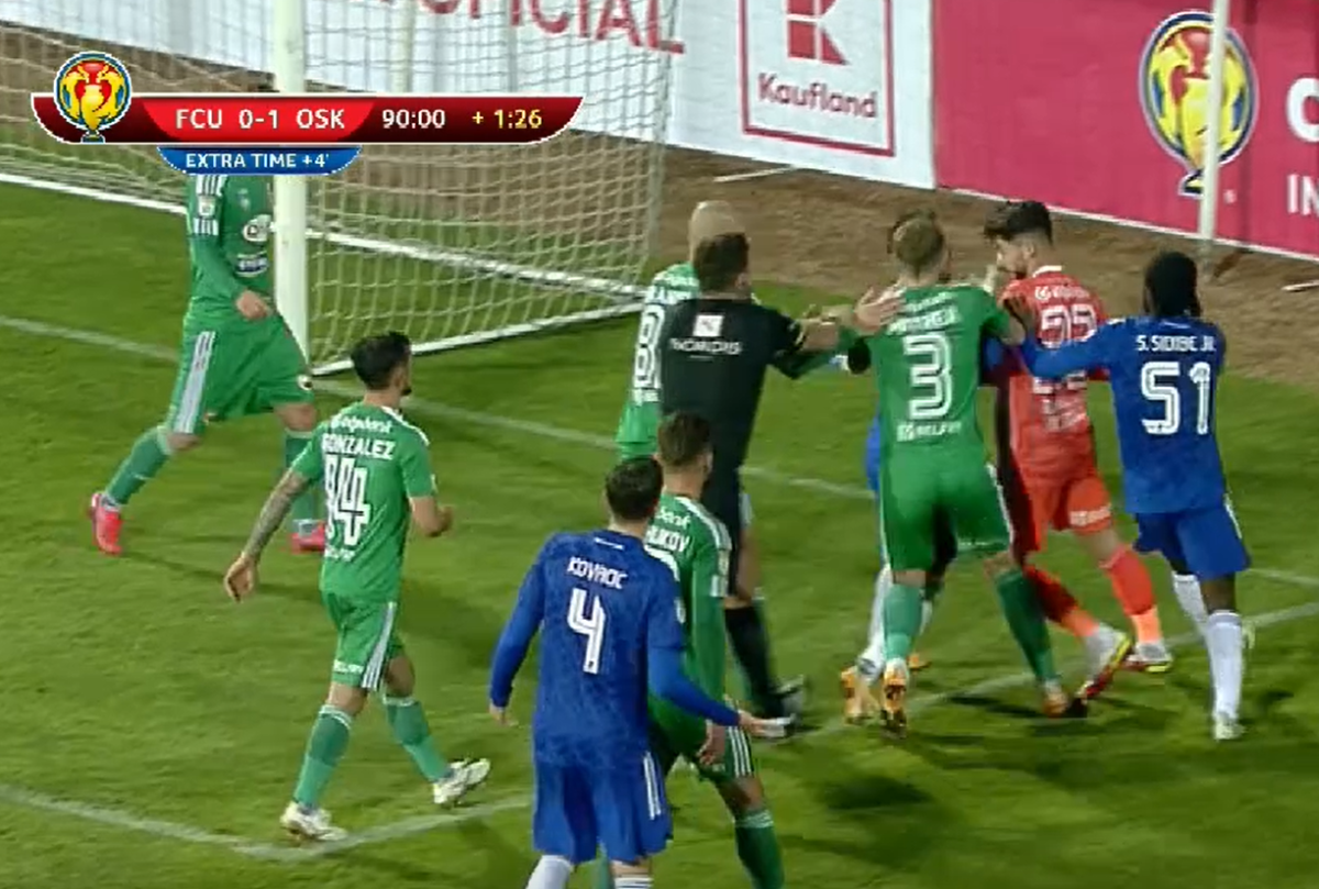 Scandal în prelungiri la FCU Craiova - Sepsi » 3 eliminări: „Rar vezi așa ceva!”