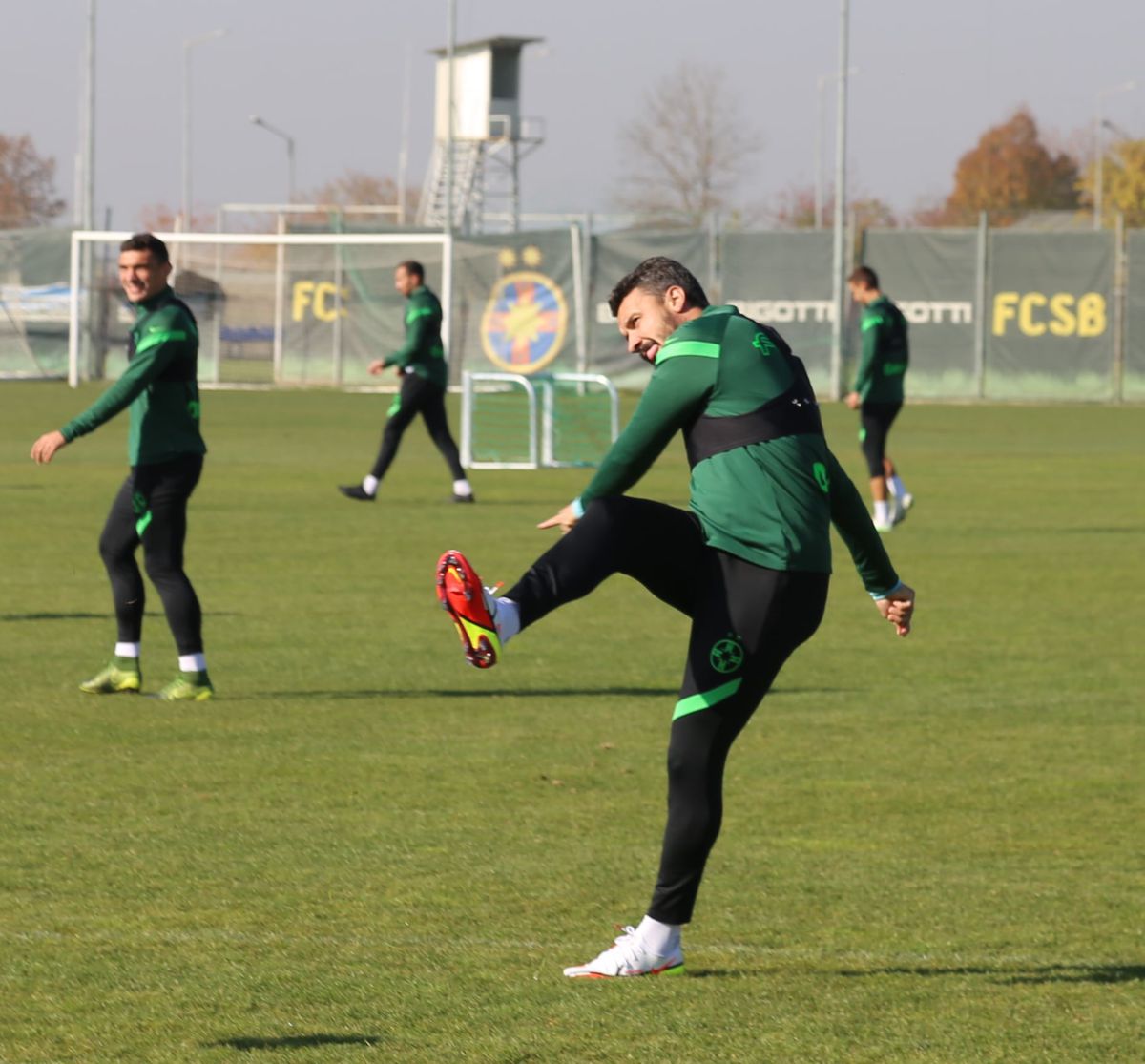 Antrenament FCSB - foto: Facebook