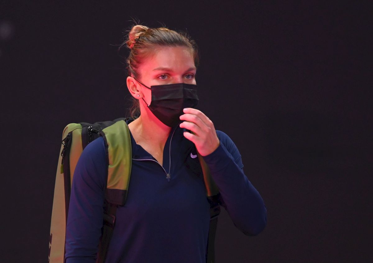 Simona Halep, ultimele informații despre accidentarea la spate: „Joc în continuare cu brâu, cu încălzitor”