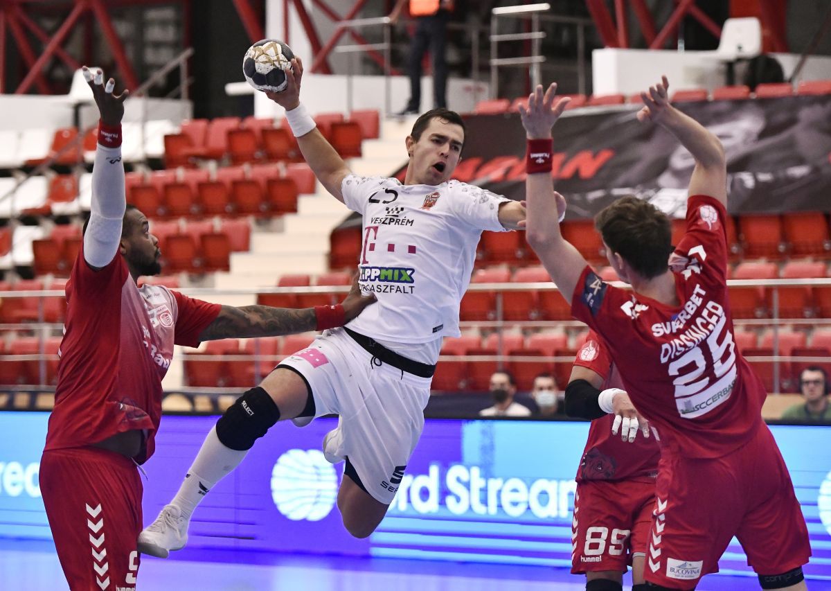 Dinamo - Veszprem 31-29 » Campioana României, victorie mare în grupele Ligii Campionilor
