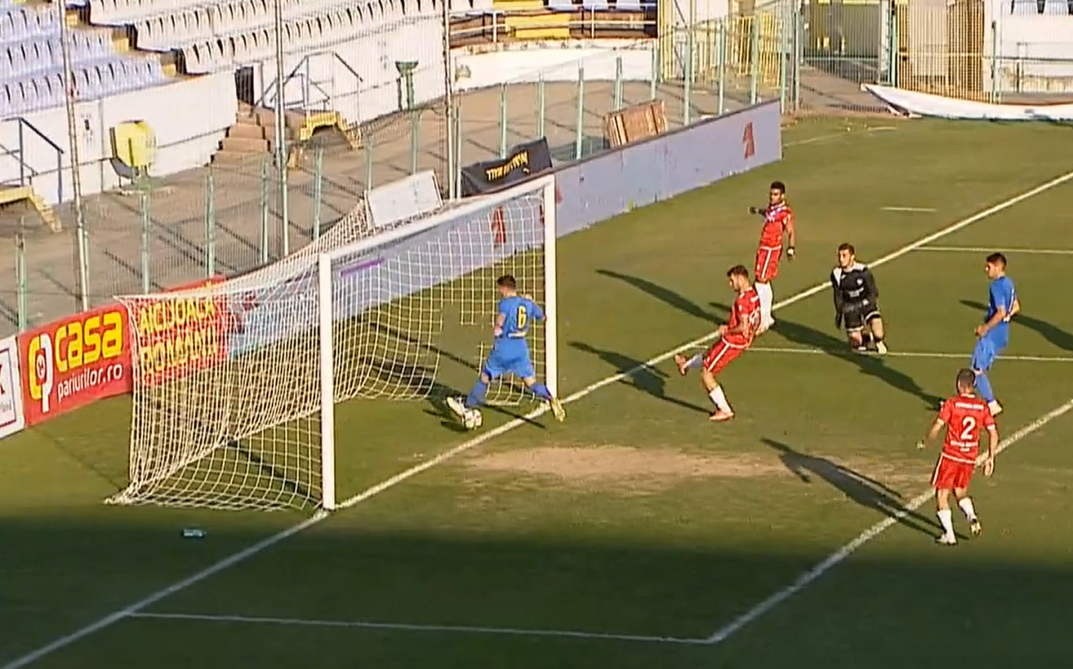 Gol extrem de dubios în Cupa României » A lăsat mingea să intre în poartă!