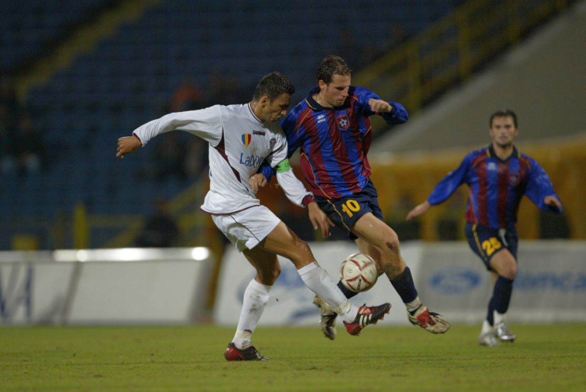 „Ne mâncau liliecii și șobolanii, apoi a venit Olăroiu” » Cum a revitalizat Oli un club de tradiție al României