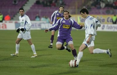 „Crezi că nu te fac?” » Fostul fotbalist al Timișoarei povestește: „Cum mi-a falsificat Iancu un contract pe 5 ani. ”