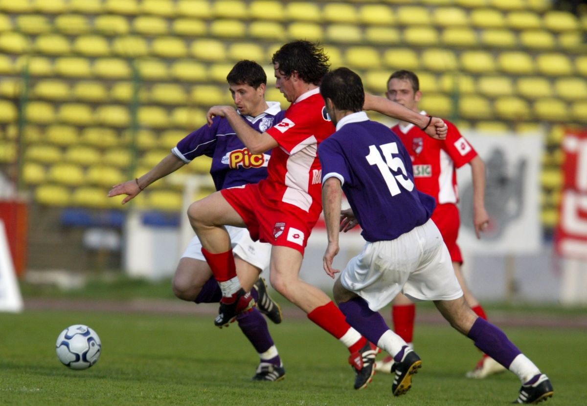 „Ne mâncau liliecii și șobolanii, apoi a venit Olăroiu” » Cum a revitalizat Oli un club de tradiție al României