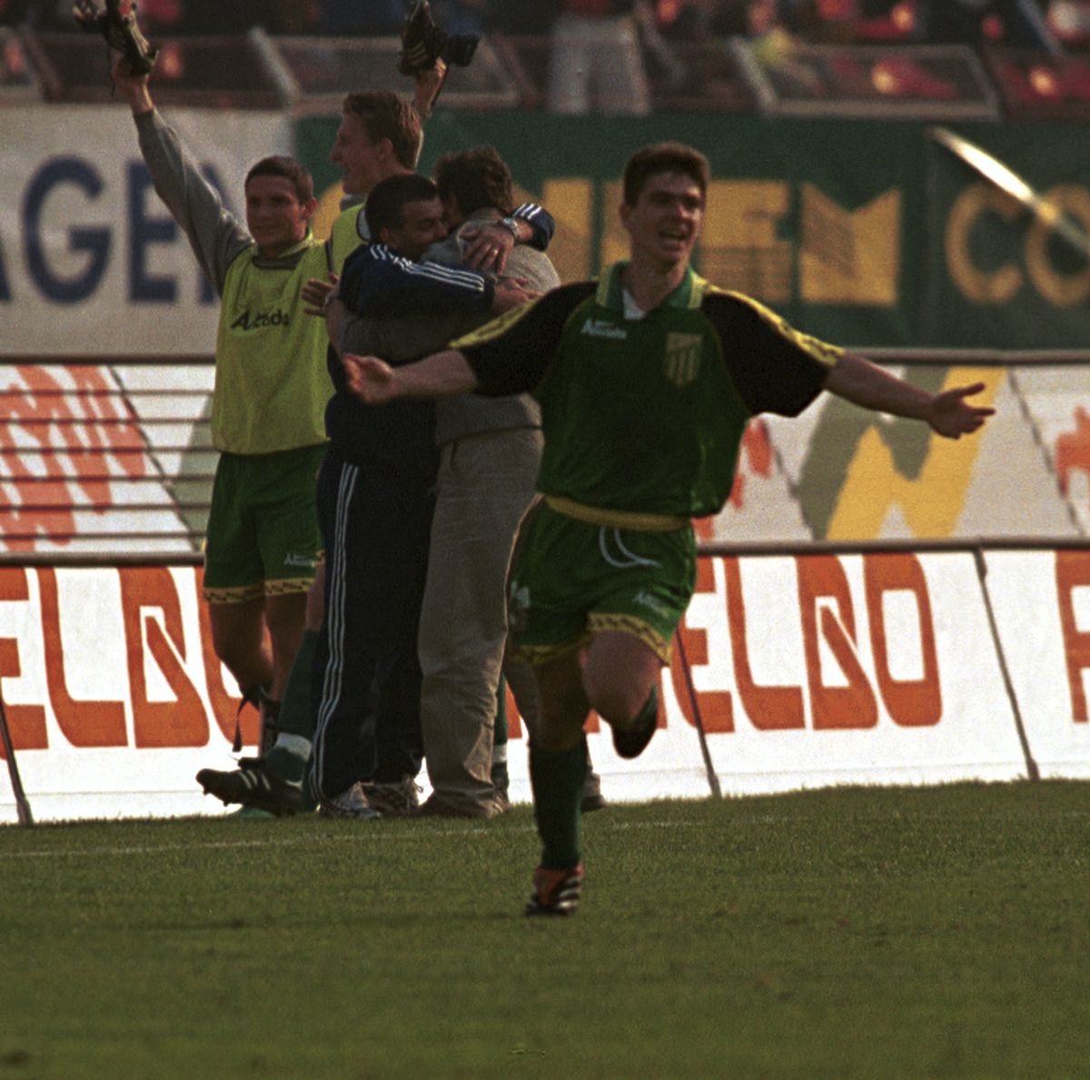 O echipă de tradiție a fotbalului românesc poate dispărea și din Liga a III-a! Avea șanse reale de promovare